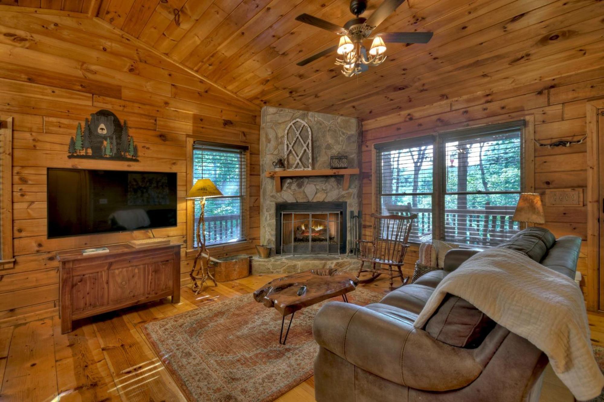 Bearfoot Ridge Wood-Burning Fireplace Cozy Hot Tub Serene Views Ellijay Buitenkant foto