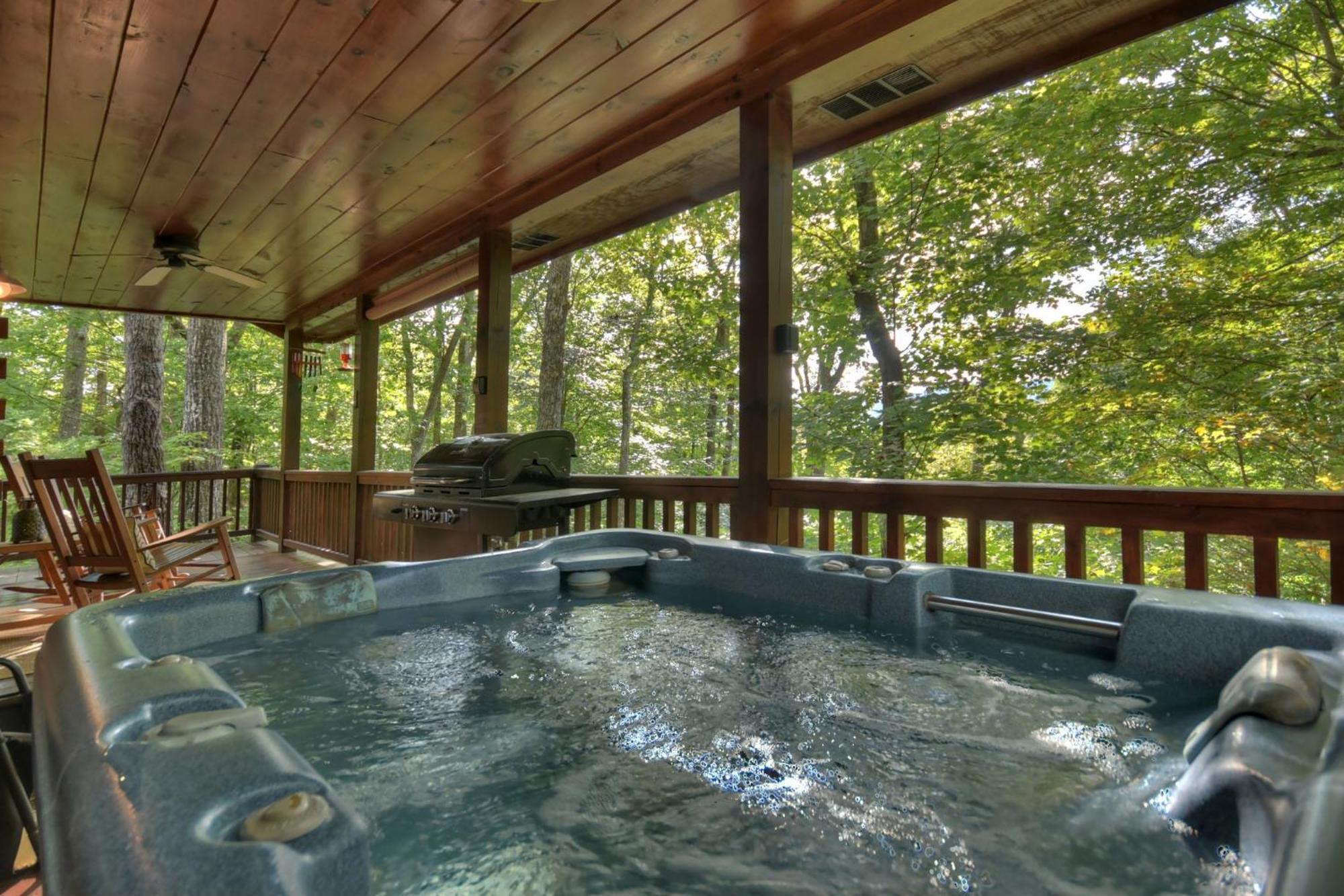 Bearfoot Ridge Wood-Burning Fireplace Cozy Hot Tub Serene Views Ellijay Buitenkant foto